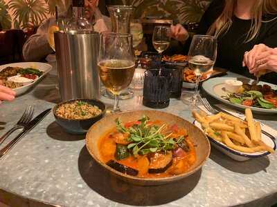 Santorini Bar & Grill