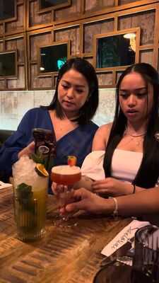 Santorini Bar & Grill