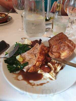 The Royal Pub & Restaurant