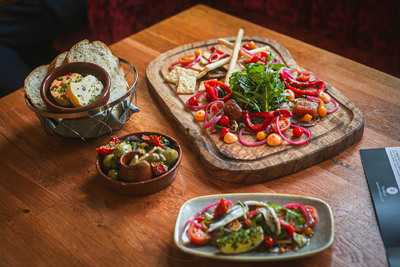 The Royal Pub & Restaurant