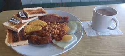 Roedean Cafe & Miniature Golf Course