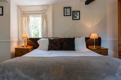 The Boot And Shoe Inn