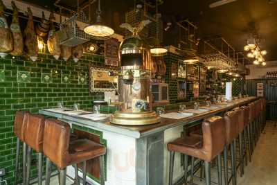 Market Restaurant And Bar