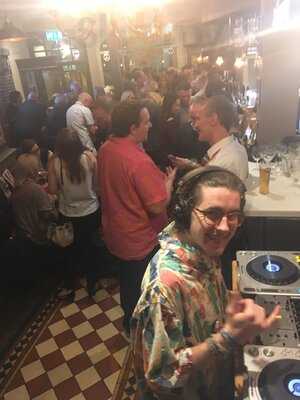 The Town Hall Tavern