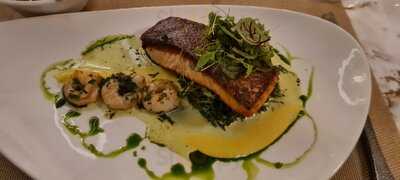 Noel's Bar And Restaurant