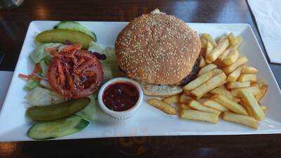 Lynn Cafe- Bar Restaurant