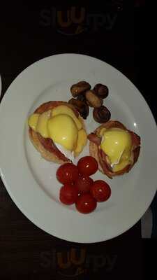 Sakara Bar & Restaurant