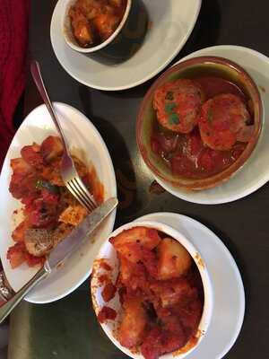 Sakara Bar & Restaurant