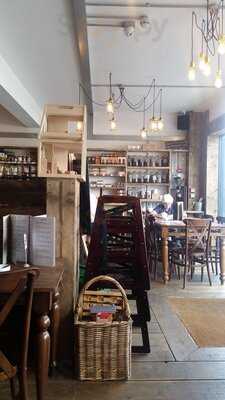 Suda Delicatessen & World Kitchen