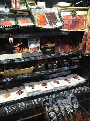 La Casa Delicatessen