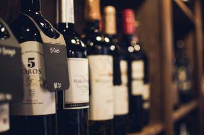 La Casa Delicatessen