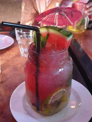 Moghuls On The Rocks