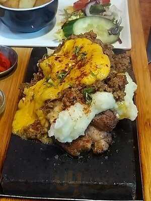 Moghuls On The Rocks