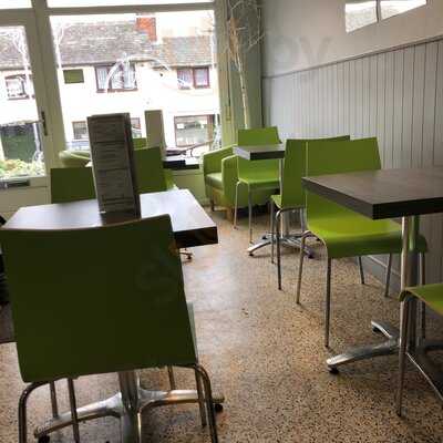 Brewsters Cafe And Cob Shop