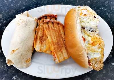 Brewsters Cafe And Cob Shop