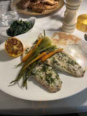 Rosso Restaurant And Bar