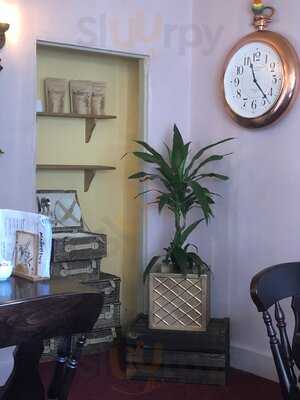 Mad Hatters Coffee & Cakes