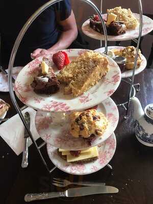 Mad Hatters Coffee & Cakes