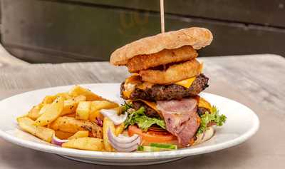 The Live Lounge Cardiff