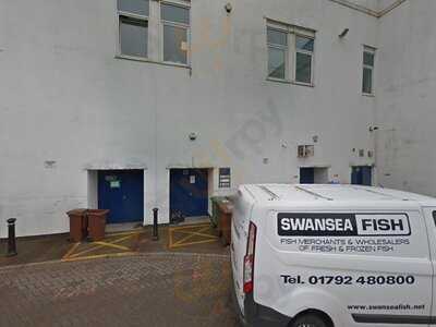 Nando's Cardiff - Mermaid Quay