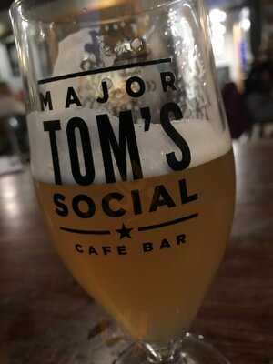 Major Toms Social