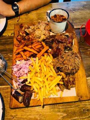 Longhorns Barbecue Smokehouse