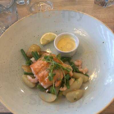 Broadley's Bistro & Wine Bar