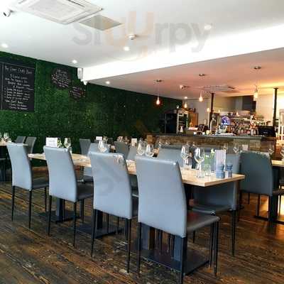 Broadley's Bistro & Wine Bar