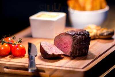 Nineteen Restaurant & Bar