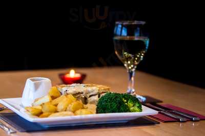 Nineteen Restaurant & Bar