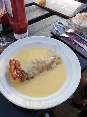 Kingfisher Bar And Restaurant