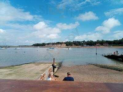 Winkles At The Ferry