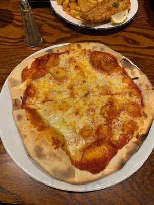 Hollybush Stonehouse Pizza & Carvery - Photo 8