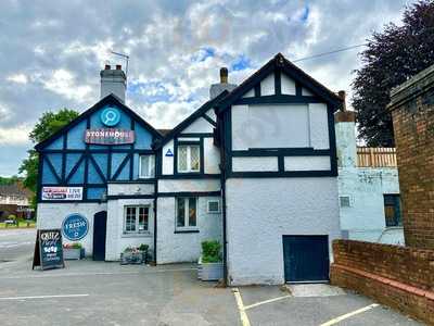 Hollybush Stonehouse Pizza & Carvery