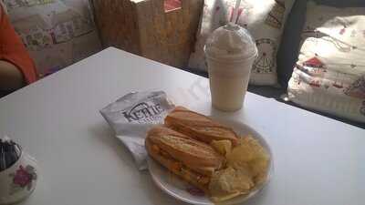 Teacups And Cupcakes