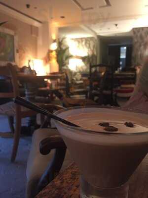 Black Lab Cafe And Lounge