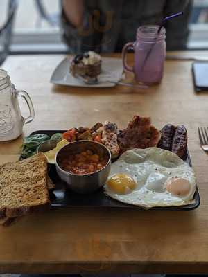 The Oats & Eggs Pantry