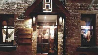 Harvey's Bar/kitchen