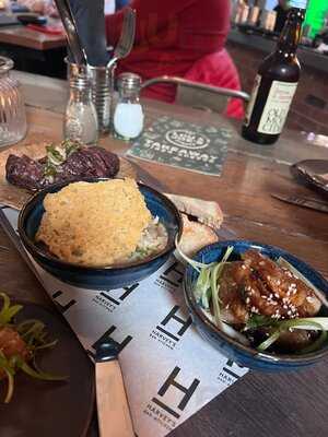 Harvey's Bar/kitchen