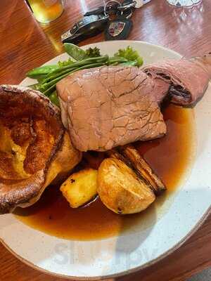 Harvey's Bar/kitchen