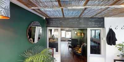 De Argenteins At Ancient House