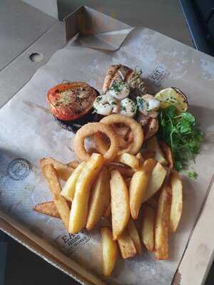 Lucca Restaurant And Lounge