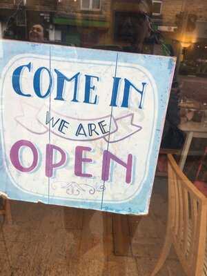 Dana - Coffee House & Vegetarian Cafe