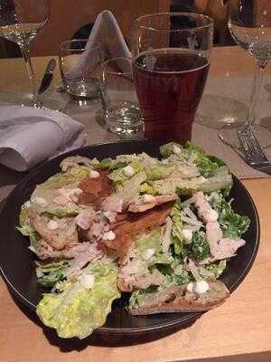 Thomas Restaurant & Bar