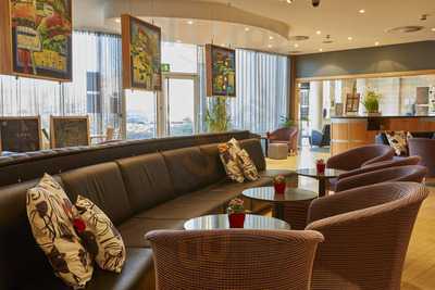 Thomas Restaurant & Bar