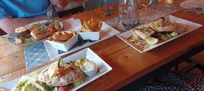 The White Horse Pub & Dining