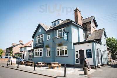 The White Horse Pub & Dining