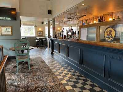 The White Horse Pub & Dining