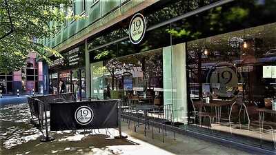 19 Cafe Bar