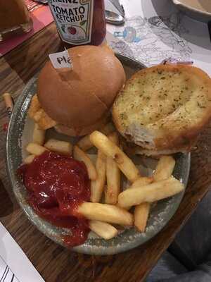 Nando's Cardiff - St David's